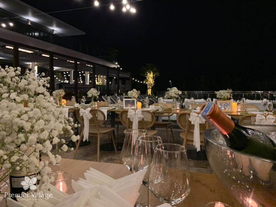 Dịch vụ ăn uống ngoài trời tại Premier Village Ha Long Bay Resort