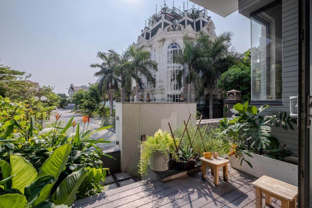 Không gian cực chill tại khuôn viên xanh Greenwood Villa Sài Gòn