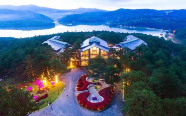 Top 5 khách sạn ngoại ô Đà Lạt view đẹp giá rẻ cực chill 2022