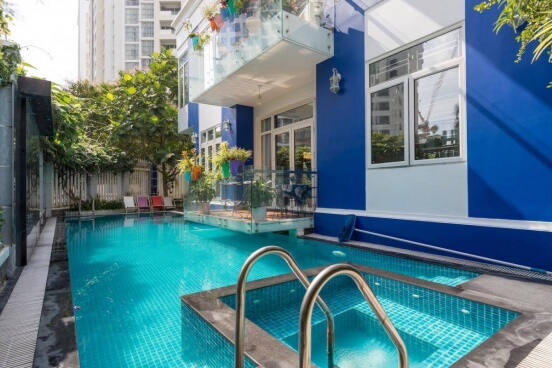Bể bơi tại Villa Hà Phong