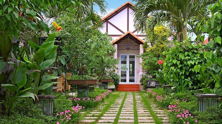 Botanic Garden villas