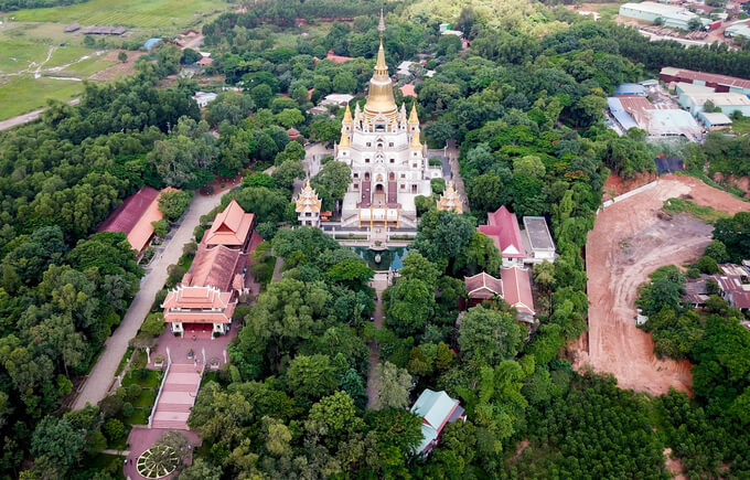 Toàn cảnh chùa Bửu Long từ trên cao