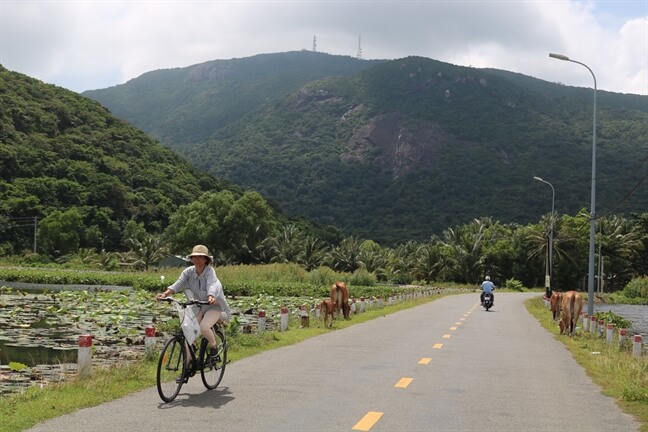 Đạp xe ở Côn Sơn