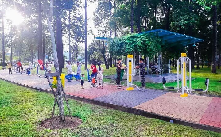 Khu thể dục tại công viên Gia Định
