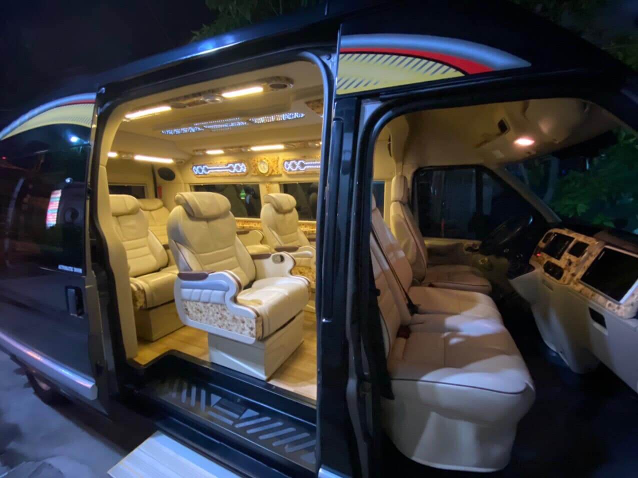 Không gian xe limousine Trọng Thắng