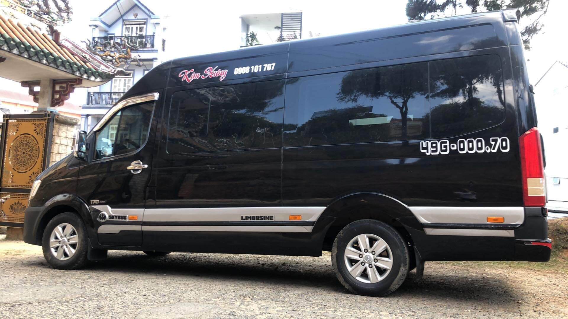 Limousine Kim Hưng sẵn sàng phục vụ khách