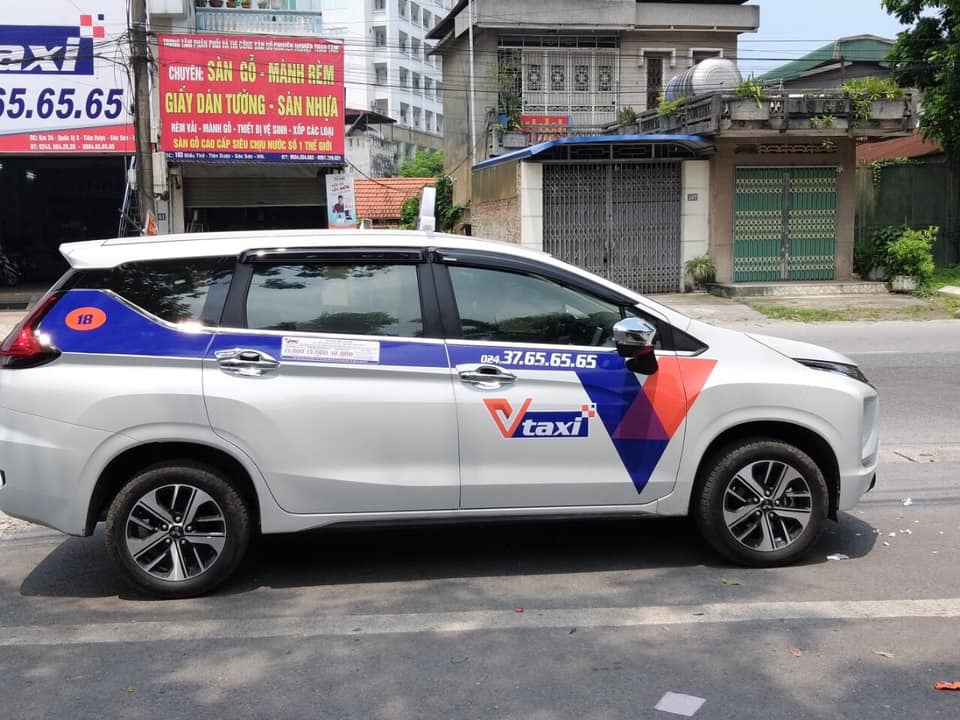 Xe taxi Hoàng Gia