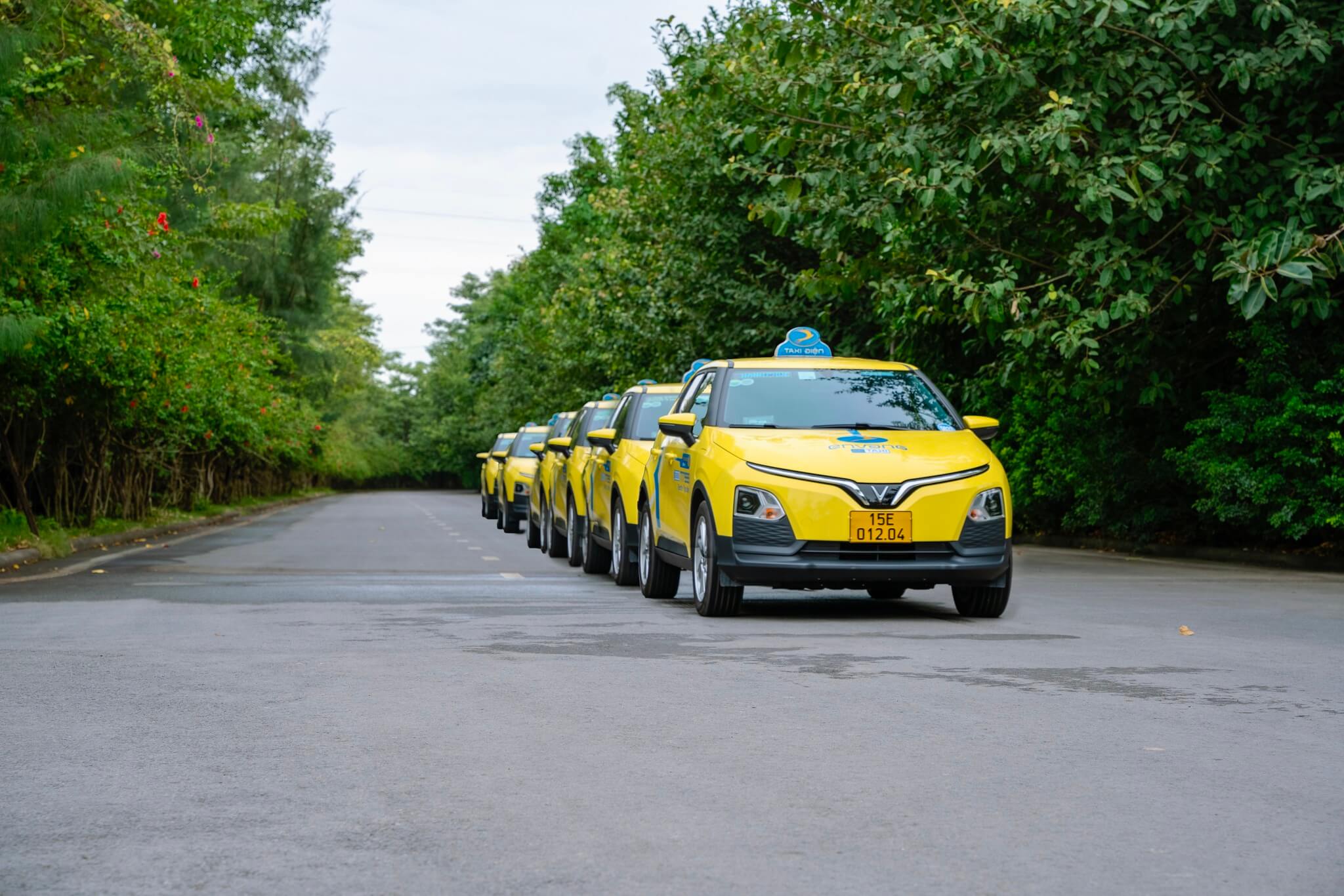 Hệ thống xe taxi Én Vàng