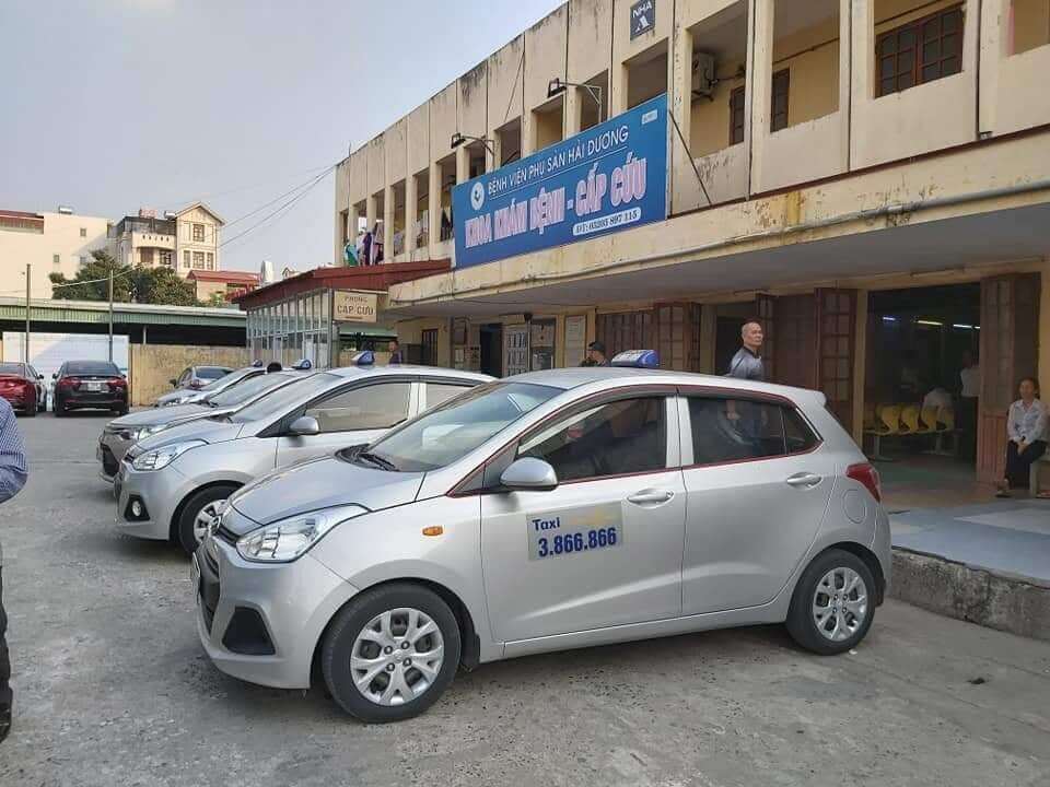 Taxi Rồng Vàng