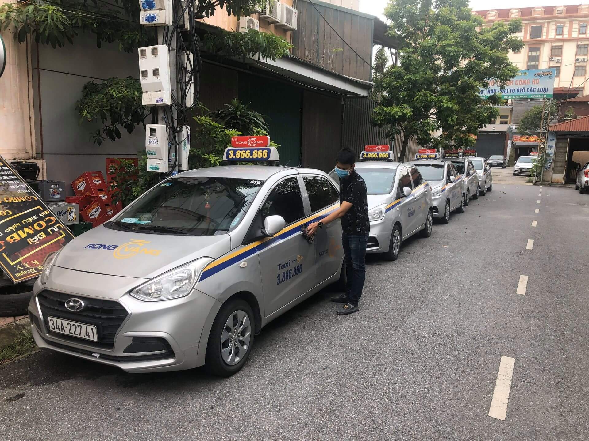 Taxi Rồng Vàng đồng hành cùng khách trên mọi hành trình