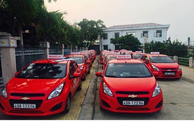 Xe taxi Sao Đỏ