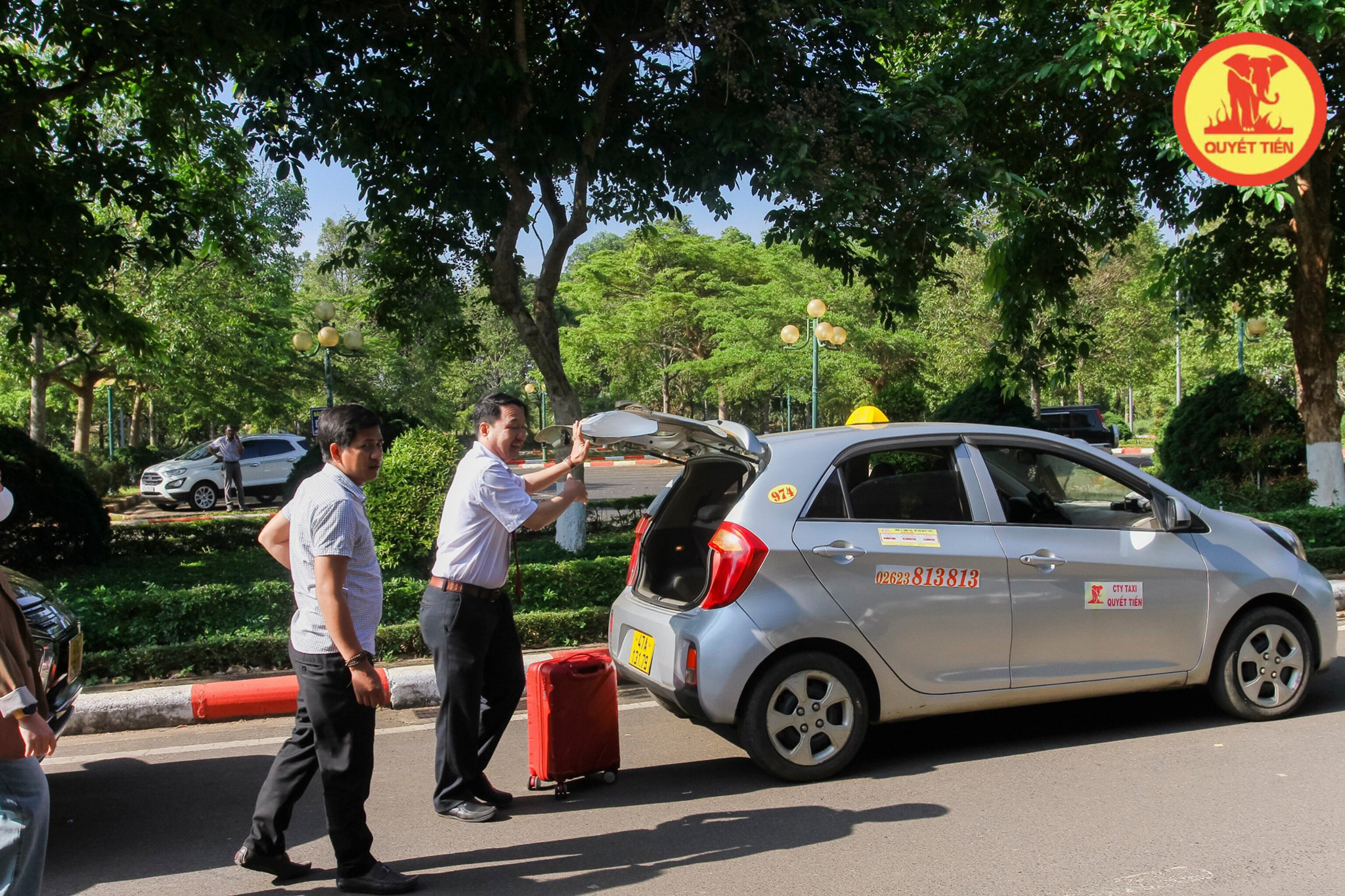 Quyết Tiến taxi đồng hành cùng khách trên mọi hành trình