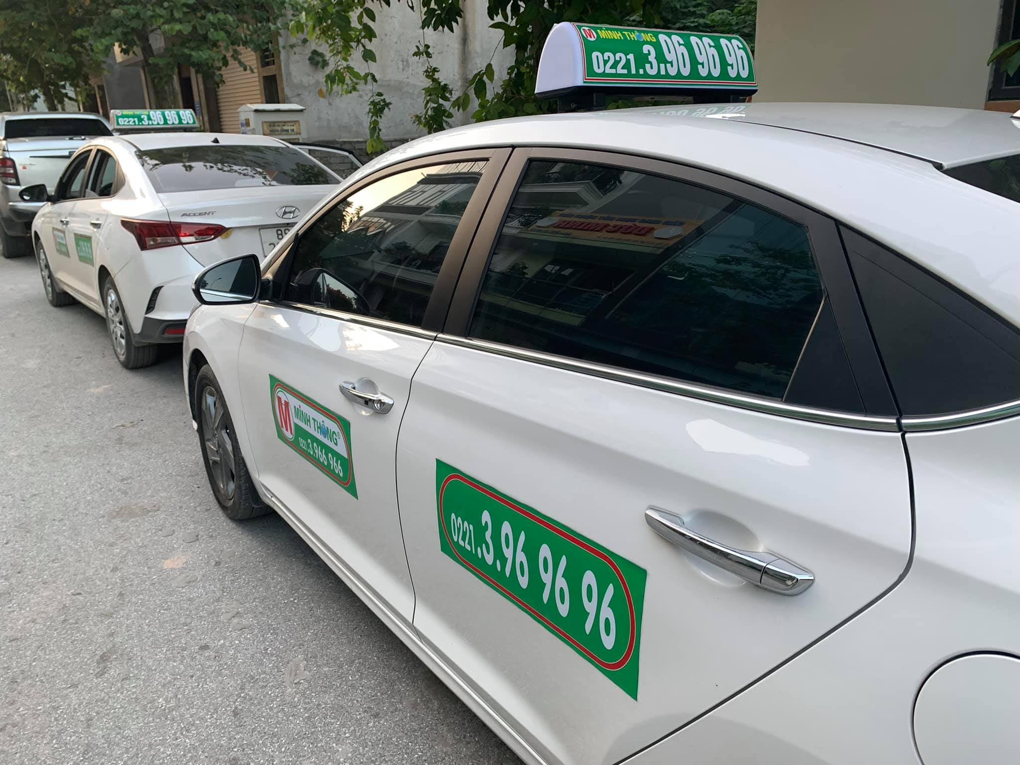 Xe taxi Minh Thông