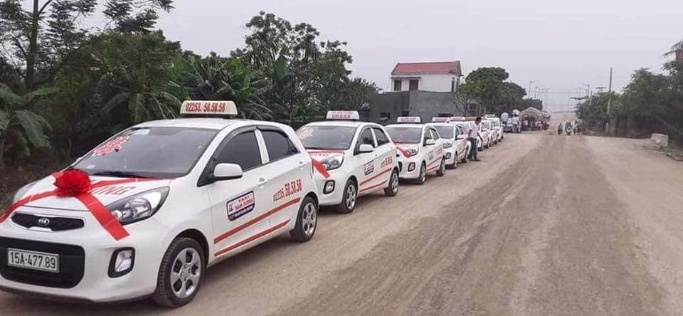 Xe taxi Nam Cường