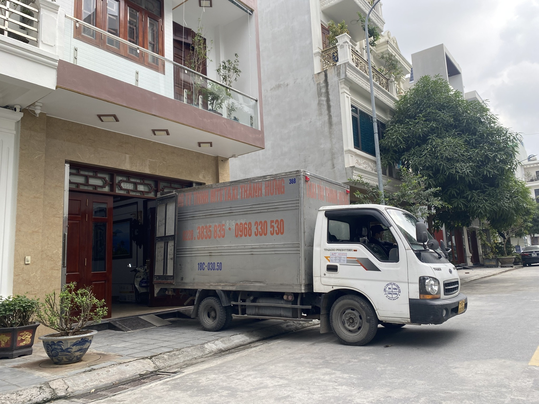 Xe taxi tải Thành Hưng