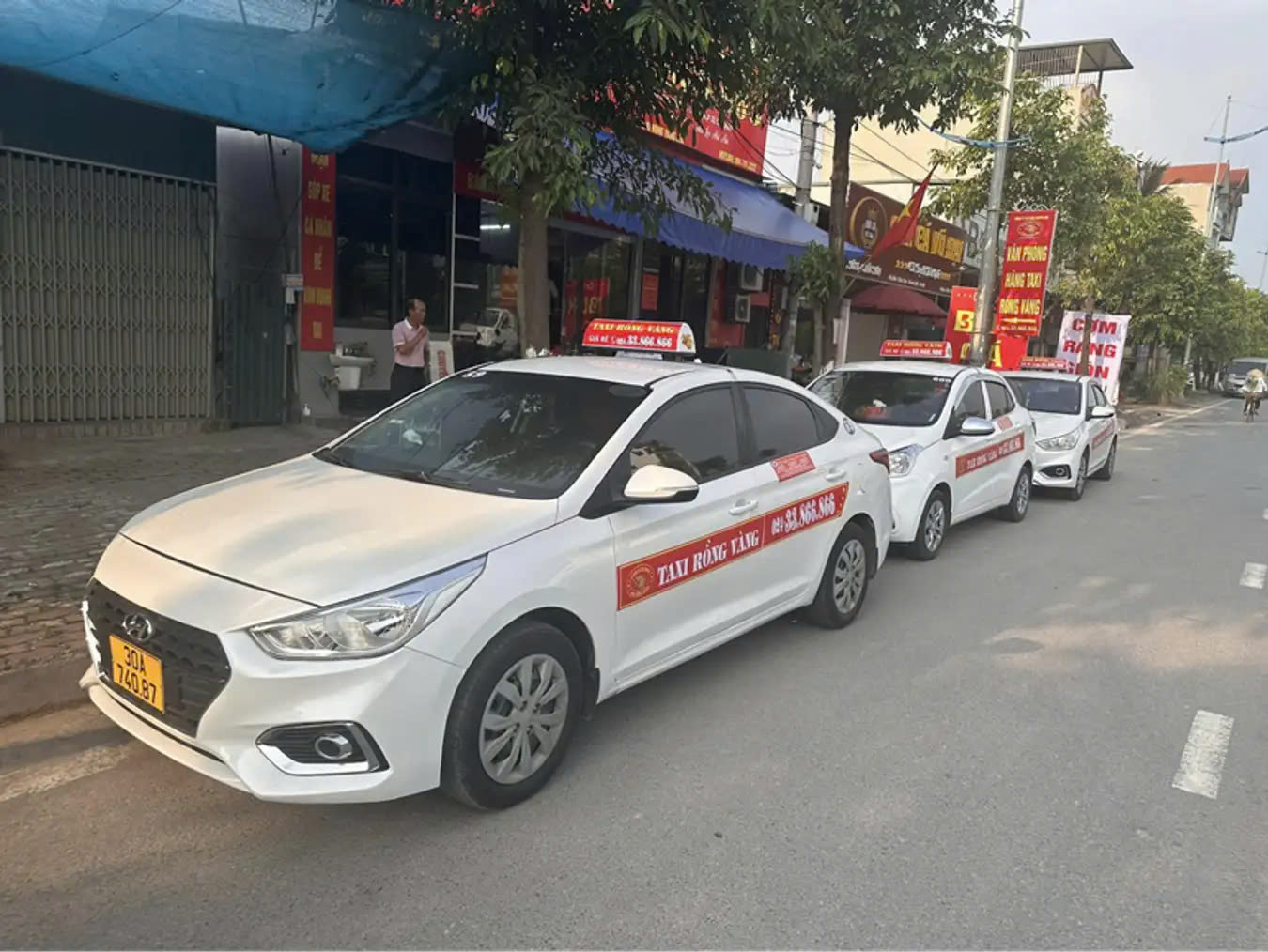 Taxi Rồng Vàng