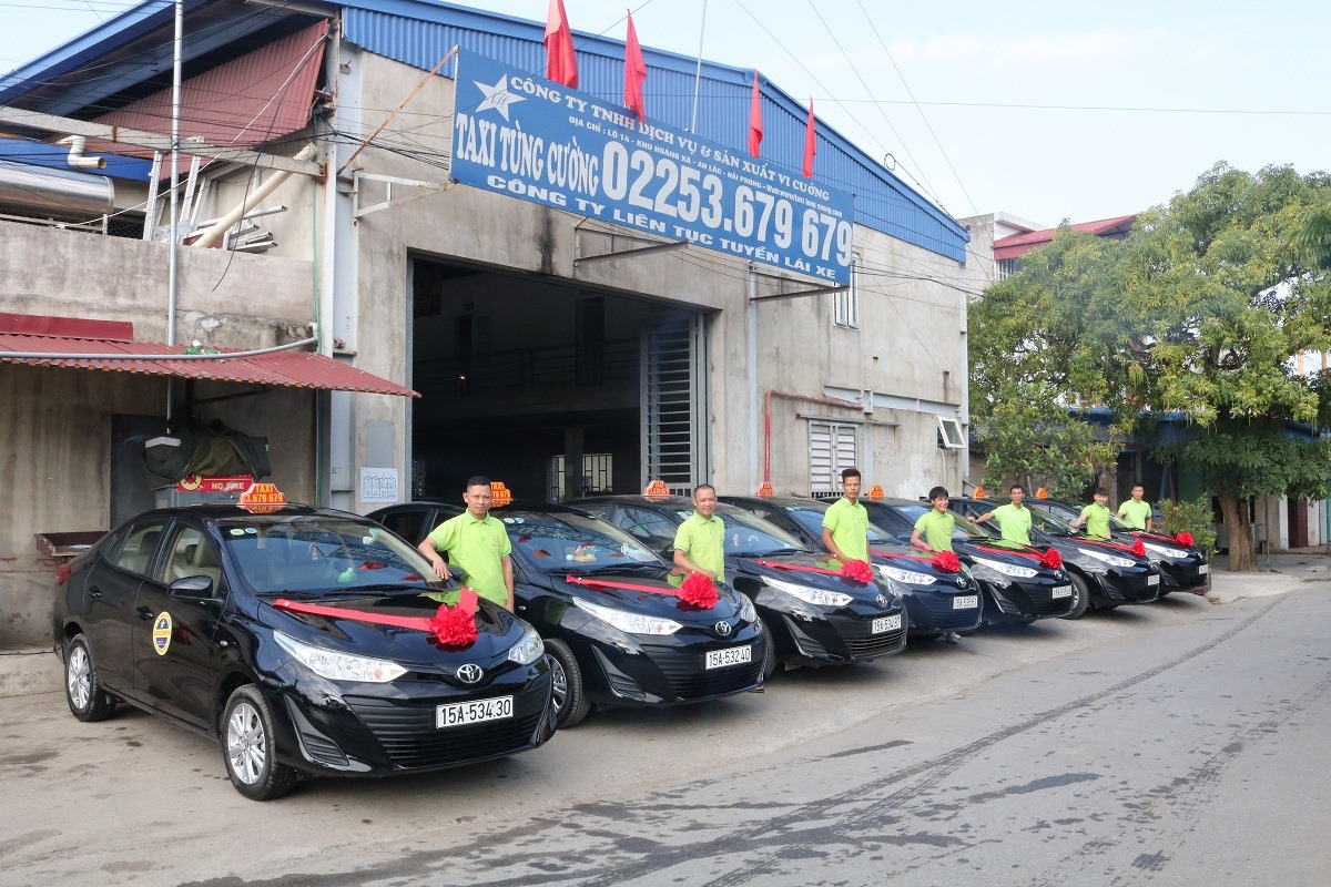 Đội ngũ nhân viên từ hệ thống taxi Tùng Cường