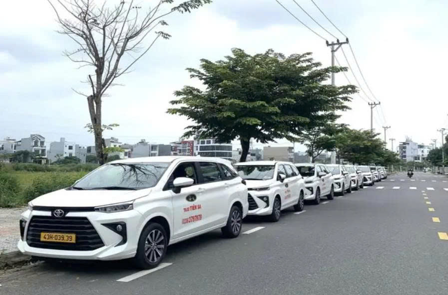 Hệ thống xe taxi Núi Thành